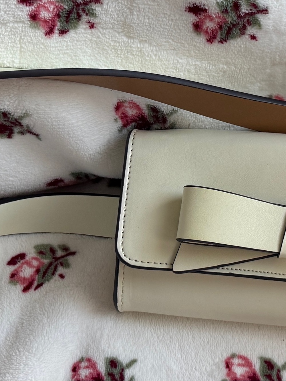 Kate Spade Crossbody Belt Bag L/XL NWT Cream with Bow - Picture 2 of 6